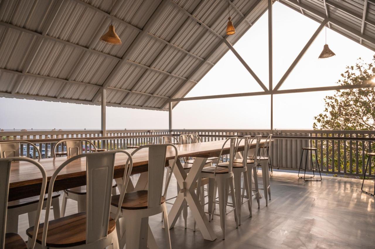 Praveg Beach Resort Daman Lighthouse Beach Εξωτερικό φωτογραφία