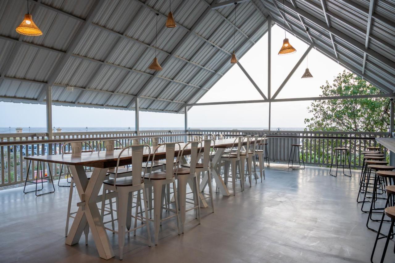 Praveg Beach Resort Daman Lighthouse Beach Εξωτερικό φωτογραφία