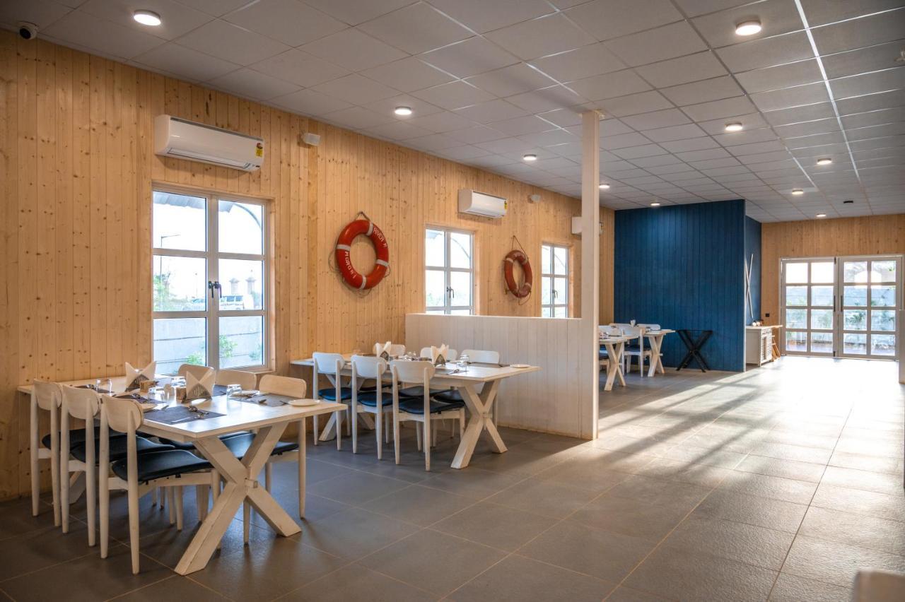 Praveg Beach Resort Daman Lighthouse Beach Εξωτερικό φωτογραφία