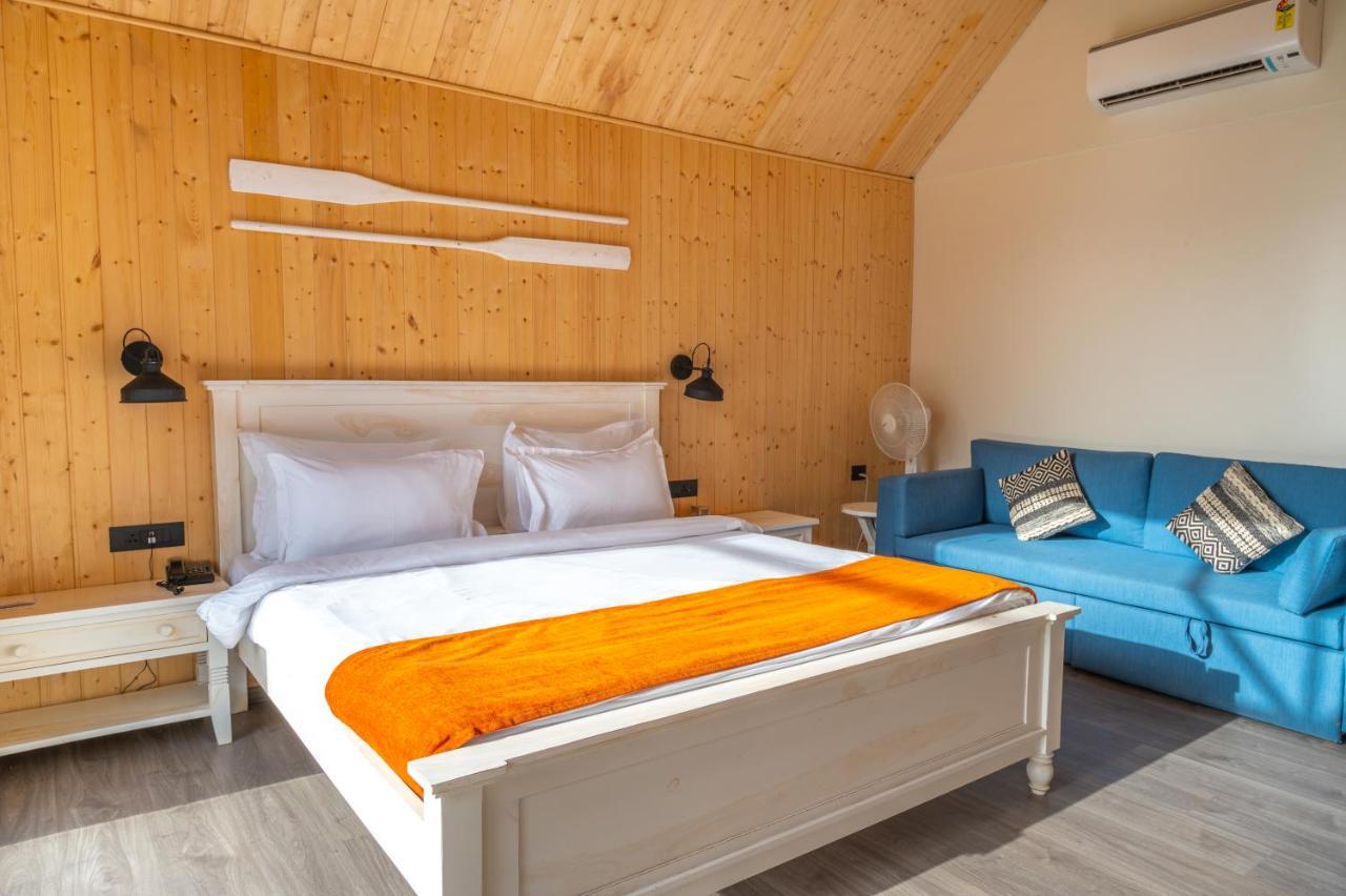 Praveg Beach Resort Daman Lighthouse Beach Εξωτερικό φωτογραφία