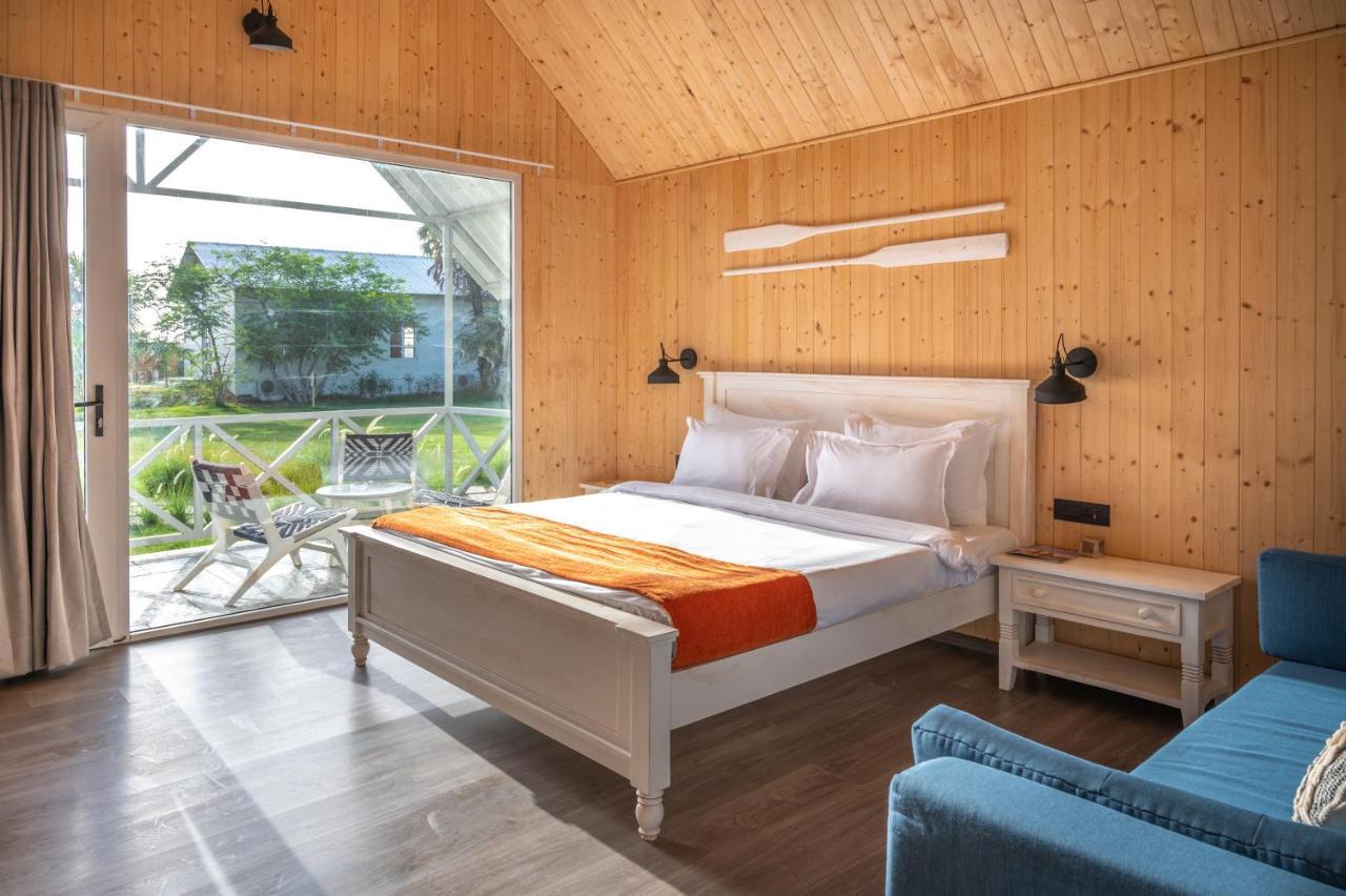 Praveg Beach Resort Daman Lighthouse Beach Εξωτερικό φωτογραφία